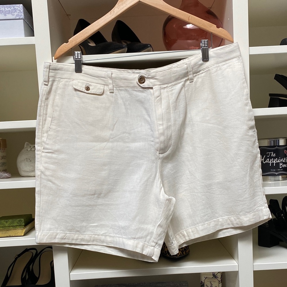 Banana Republic Off-White Linen/Cotton Shorts for Men. Size 38. EUC.